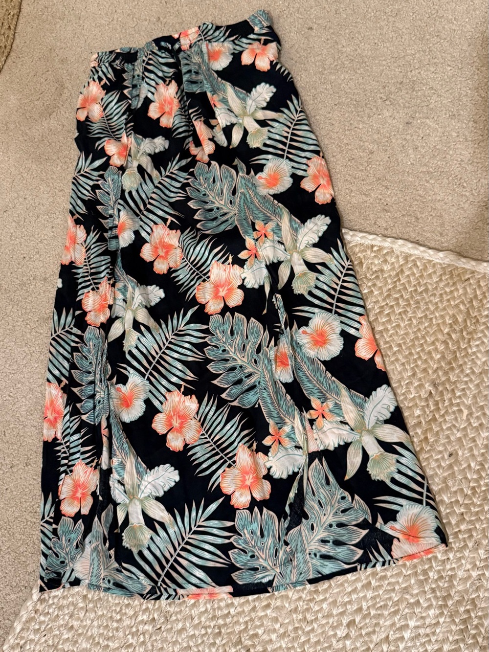 New NWT Roxy Floral Tropical Maxi Skirt - Black with Coral & Green Print small